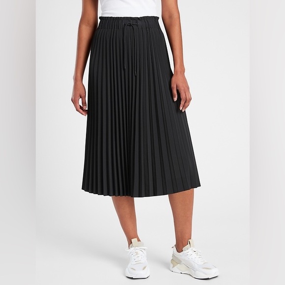 Athleta Dresses & Skirts - Athleta Hayes Pleated Midi Skirt